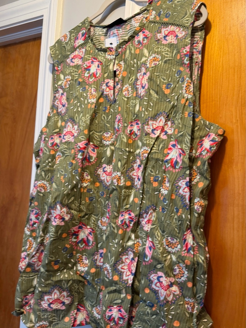 Lane Bryant Olive Green Sleeveless Floral Button-Front Blouse